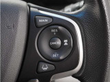 ◆アダプティブクルーズコントロール◆予め設定した車速内でクルマが自動的に加減速。前走車との適切な車間距離を維持しながら追従走行します。【LKAS】車線維持支援システムでステアリング操作を支援。
