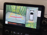 【パノラミックビューモニター】専用のカメラにより、上から見下ろしたような視点で360度クルマの周囲を確認することができます☆死角部分も確認しやすく、狭い場所での切り返しや駐車もスムーズに行えます。