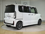 ご納車までの期間ですが、県内のお客様は1、2週間、県外のお客様は2、3週間ほどでご納車が可能となります。ただし、お支払いや書類の状況によっては多少の前後もありますので、その際には何卒ご了承下さい。