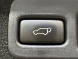 【パワーバックドア】スマートキーや運転席のボタンを押すだけでリアゲートが自動で開閉します!荷物を持っている時や、高い位置にあるバックドアを閉める際に便利な機能です♪
