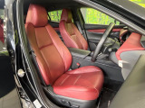 運転席シート廻りは使用感も少なく、良好な状態となっています。丁寧に使われていたことがよくわかりますね。