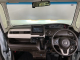 【前方視界】開放的な前方視界!運転がしやすく疲れにくいです♪窓が大きく、見通しがとっても良いおクルマですよ♪