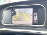 【パークアシスト・カメラ】駐車時に後方がリアルタイム映像で確認できます。大型商業施設や立体駐車場での駐車時や、夜間のバック時に大活躍!運転スキルに関わらず、今や必須となった装備のひとつです!