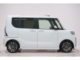 県内13店舗にて常時500台以上ダイハツ車を展示中です。見て、触って、納得のいく一台をぜひ見つけてください。