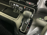 発進時から滑らかに加速する無段階変速のCVTはストップ&ゴーの多い街の中も快適です
