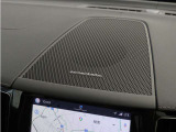 【harman/kardon】世界のオーディオファン垂涎のプレミアムサウンドシステムを搭載。原音に近い音場空間を忠実に再現。乗る人すべてに最良の音響体験を提供します。