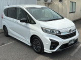 専用フロントグリルと専用フロントエアロバンパーがModulo Xを特徴付けます