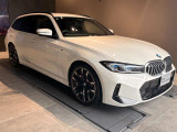 【BMWの伝統-1】BMWの特徴的な&ldquo;キドニーグリル&rdquo;は、80年以上続く伝統の形でございます。変わらないこだわりのデザインが、プレミアムブランド&ldquo;BMW&rdquo;を創り出します。