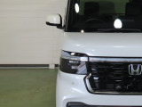 LEDヘッドライトは、点灯の瞬間から光量を発揮し、突然暗くなるトンネルなどでの安定感を高めます。