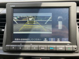 純正リアカメラ装備、初心者の方やバックが不安な方でも安心して車庫入れができるリバース連動リアカメラが装着されています。狭い駐車場や雨の日の夜間でもストレスなく運転していただけます