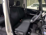 クッション性の良いシートです。自然な姿勢を保てるので長時間の運転も疲れにくいです。