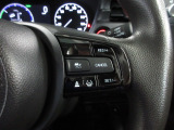 Hondaセンシングの機能のひとつ、アダプティブクルーズコントロール付!アクセルから足を離しても設定したスピードと前車との車間を保ち走行してくれます!車線維持もアシスト☆高速道路で疲労軽減ですね☆