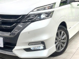 【LEDヘッドライト】悪天候や夜間走行時も良好な視界を確保し安心して運転できる高輝度LEDヘッドライトを装備!点灯速度が早く、消費電力も抑えられています。