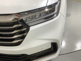 LEDヘッドライトは、点灯の瞬間から最大光量を発揮し、突然暗くなるトンネルなどでの安定感を高めます。