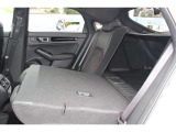 荷物に合わせて、自在にシートアレンジ。日常からレジャーまで、多彩な荷物を積載できます。