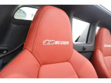 MUGEN RA 専用カラーの本革シートです。