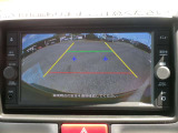 駐車に便利なバックモニター搭載車です。後方の映像が見えるのでバックも安心です。