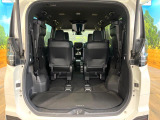 普段のお買い物や通勤、送迎等に十分な荷室スペースを確保しております。セカンドシートを倒すと、大きな荷物の積載も可能です♪