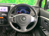 【純正革巻きステアリング】上質な革を使用することで、手にしっかり馴染みとても運転しやすいハンドルです♪