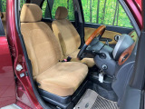 運転席シート廻りは使用感も少なく、良好な状態となっています。丁寧に使われていたことがよくわかりますね。