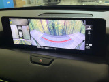【360&deg;ビューモニター】専用のカメラにより、上から見下ろしたような視点で360度クルマの周囲を確認することができます☆死角部分も確認しやすく、狭い場所での切り返しや駐車もスムーズに行えます。