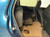 シートをはね上げれば、高さのある荷物も積めます。