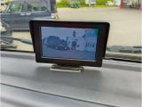 見えない後方を映してくれるバックモニター付き(^^♪