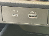 前席USB電源です。