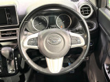 【純正革巻きステアリング】上質な革を使用することで、手にしっかり馴染みとても運転しやすいハンドルです♪