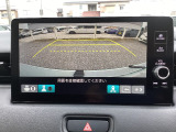 マルチビューカメラの切り替えで前方の映像に切り替え可能です。見通しの悪い交差点でも安心して走行可能です。