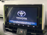 【大画面ナビ】人気の大型9インチナビを装備。存在感のある大画面はインパクト大!ナビ利用時のマップ表示は見やすく、テレビやDVDは臨場感がアップ!いつものドライブがグッと楽しくなります♪
