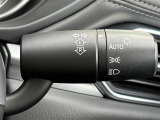【オートライト(AUTO)】外の明るさをシステムが感知して、自動でヘッドライトが点灯します。ヘッドライトをつけ忘れを防ぐ便利機能です。