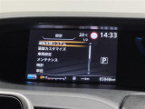 【メーターまわり】ドライバーから見やすい位置にあって安全運転に寄与します。マルチインフォメーションディスプレイでは、クルマに関する情報の確認はもちろん、各種安全機能・装備のON/OFFも設定可能。
