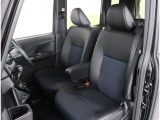 長時間の運転も疲れにくいフロントシート!体をしっかり支えてくれて運転がしやすい形状です!