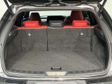 レクサス車らしい細部までこだわった高級感と見る人を一目で虜にするエモーショナルな魅力を持ち合わせております。