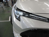 精悍な3灯式LEDランプ。通常ランプの2倍以上明るく約10年のロングライフです。