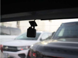 【純正ドラレコ前後付き】あおり運転対策や万が一のトラブル時にも安心できる、今や必須の人気装備です。