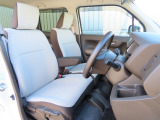 運転席の高さを変更できるので、体格に合わせた位置で運転できます!