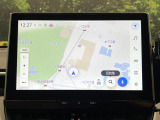 【10.5インチナビ】高級感とインパクトのある大画面ナビを装備。各種オーディオ操作はもちろん、スマホ連携もできる利便性の高いナビです♪