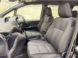トヨタ中古車「まるごとクリーニング」施工済。外装はもちろん内装はシートを外して見えない所まで徹底洗浄しています。