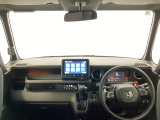 機能的なコックピット。快適な運転を楽しめます。