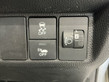 車がカーブの外側へ膨らんだり内側へ巻き込んだりする挙動を防止する横滑り防止装置、歩行者に車両の接近を知らせ注意を促す車両接近通報装置付きです!