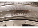 215/45R17    車両装着標準タイヤサイズです。 タイヤのご相談もトヨタモビリティ石川にお任せください