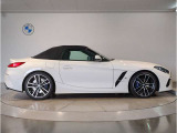 ご納車後も全国約200拠店のBMW正規ディーラーサービス工場にて保証対応いたします。お近くのBMW正規ディーラーをご案内の上、アフターメンテナンスをお受け頂けますので、安心してお乗りいただけます!!
