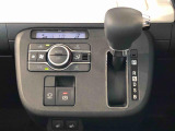 温度を設定すれば、自動で車内の温度管理をしてくれる優れものです♪ATミッションで運転楽々