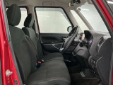 【運転席】シート周りは使用感も少なく、良好な状態となります。丁寧につかわれていたことがよくわかります。