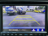 【バックカメラ(3モード)】視点を切り替えて後方を確認でき、駐車や車庫入れも安心です。