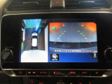 上から見下ろしているような映像で駐車をサポートするアラウンドビューモニターと、安心のバックモニター付き!ナビの画面にカメラ映像が表示されるので、駐車が苦手な方でも安心して車庫入れができますよ♪