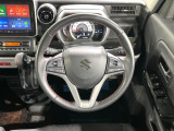 【純正革巻きステアリング】上質な革を使用することで、手にしっかり馴染みとても運転しやすいハンドルです♪
