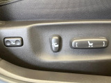 【パワーシート】スイッチ一つで簡単にシートの微調整が可能!電動だから力もいりません!快適なシートポジションにセットして、快適なドライブをお楽しみください。